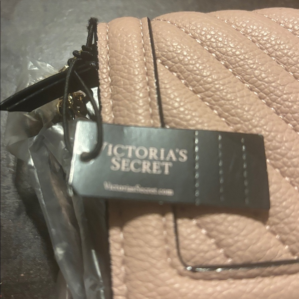 Victoria's Secret Blush Quilted Wallet - Picture 2 of 7